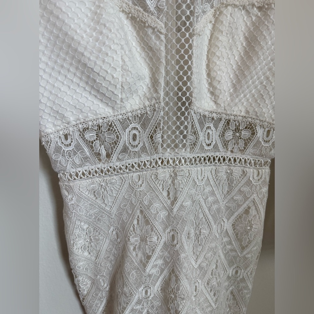 NWT Alexis Maud White Lace Midi
Dress Size Medium - Picture 7 of 14